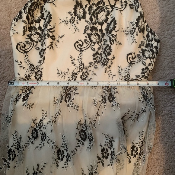 ✨Alice + Olivia Isla T-Back Maxi Dress - Picture 9 of 9